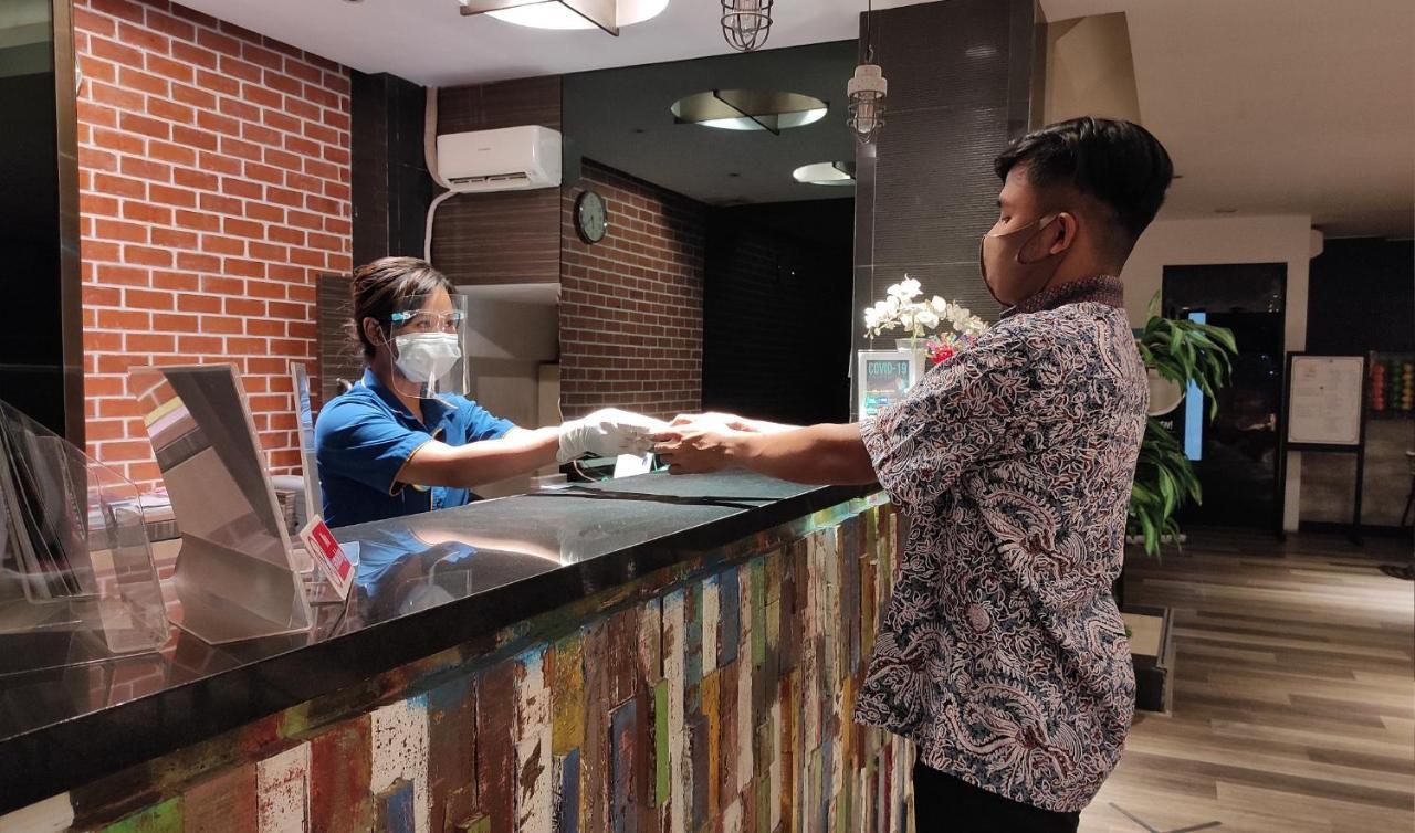 Hotel 88 Mangga Besar Raya 120 Jakarta By Wh Exterior foto