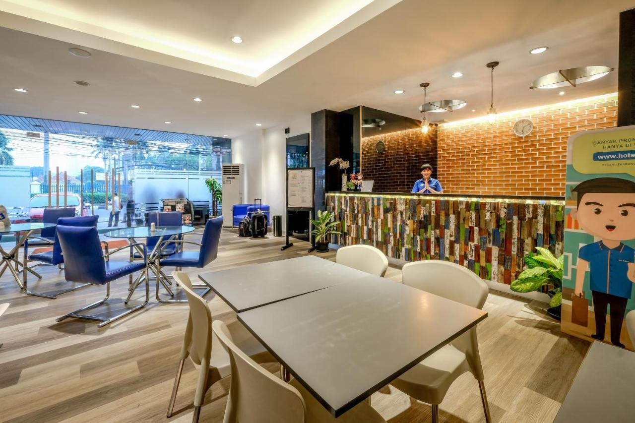 Hotel 88 Mangga Besar Raya 120 Jakarta By Wh Exterior foto