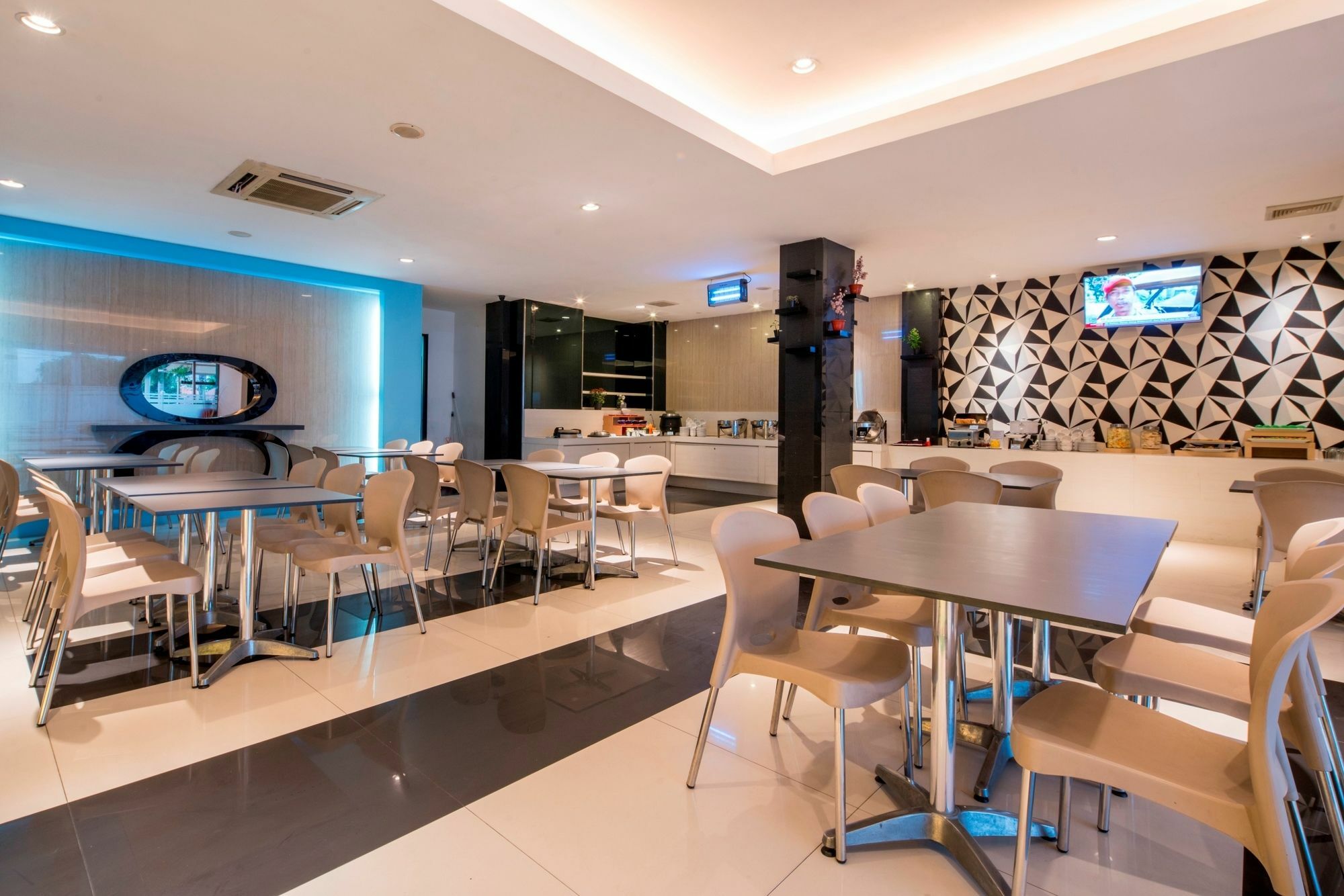 Hotel 88 Mangga Besar Raya 120 Jakarta By Wh Exterior foto