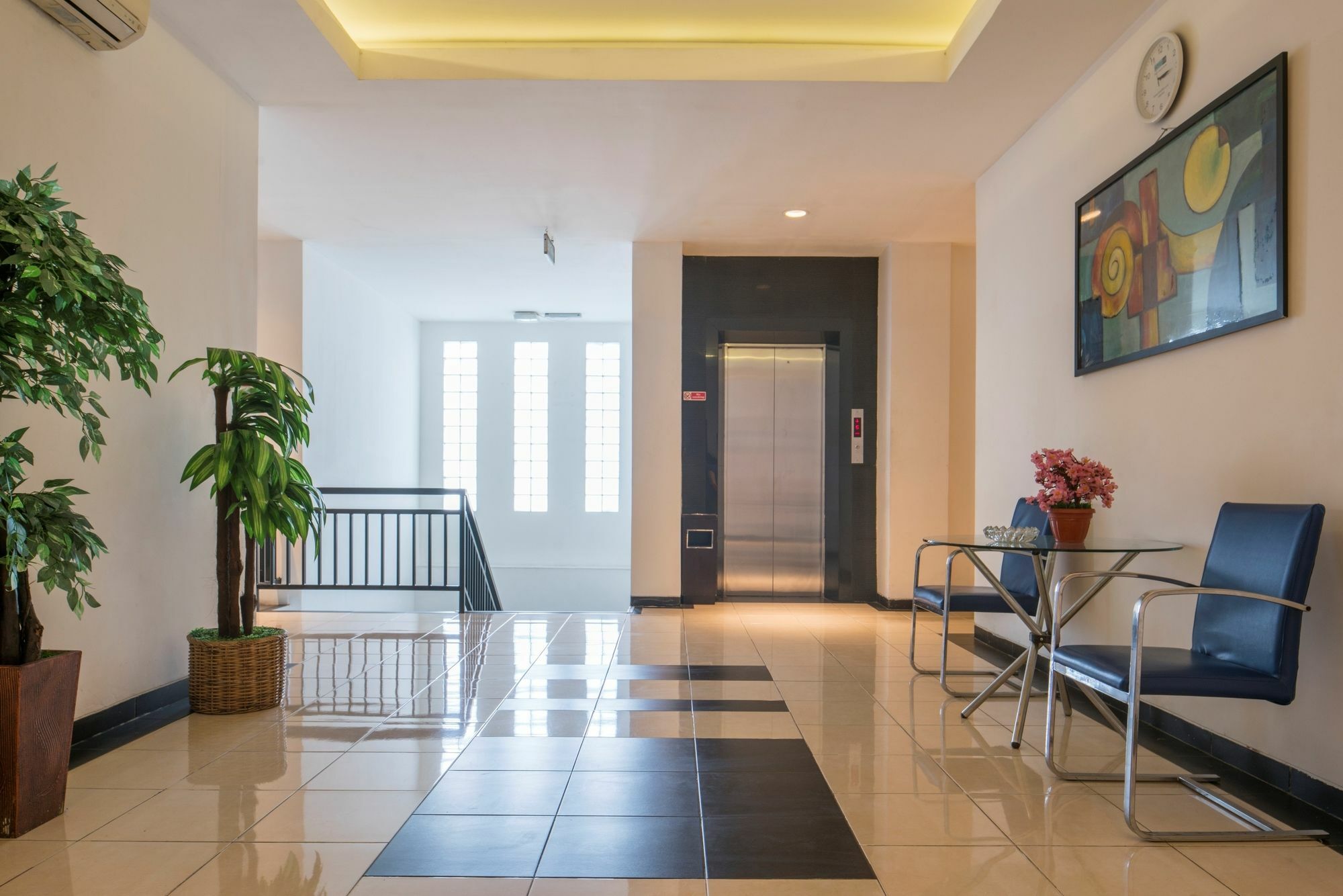 Hotel 88 Mangga Besar Raya 120 Jakarta By Wh Exterior foto