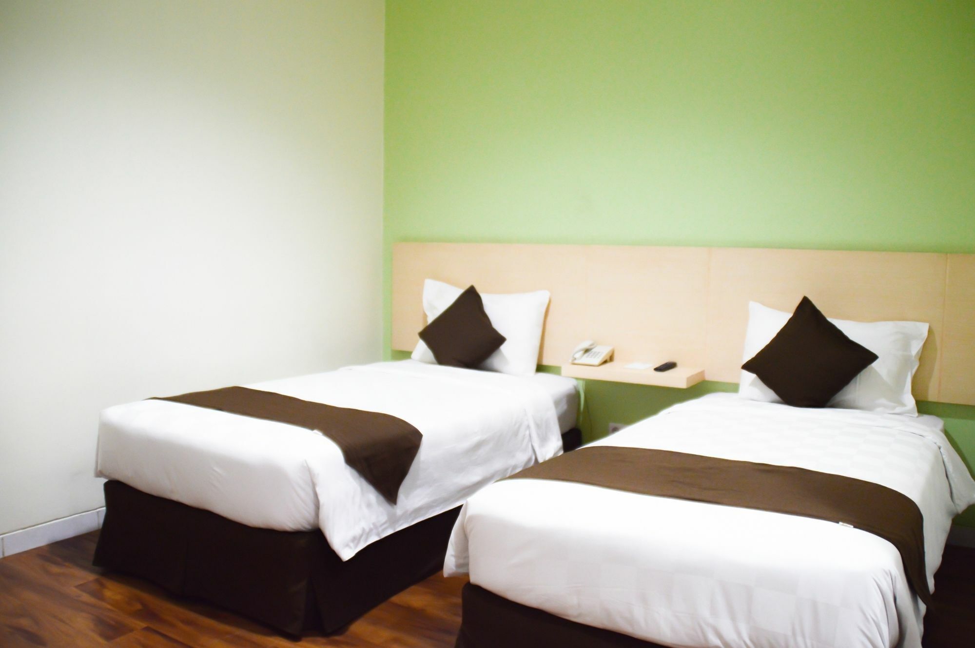 Hotel 88 Mangga Besar Raya 120 Jakarta By Wh Exterior foto