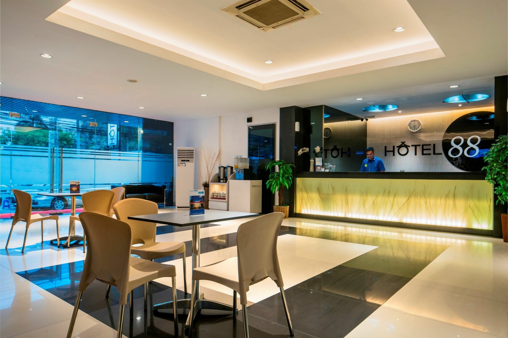 Hotel 88 Mangga Besar Raya 120 Jakarta By Wh Exterior foto