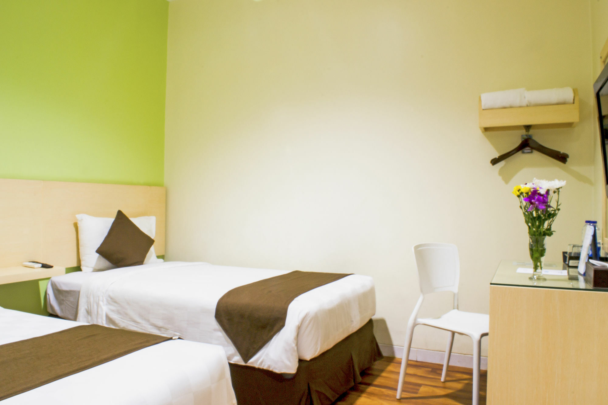 Hotel 88 Mangga Besar Raya 120 Jakarta By Wh Exterior foto